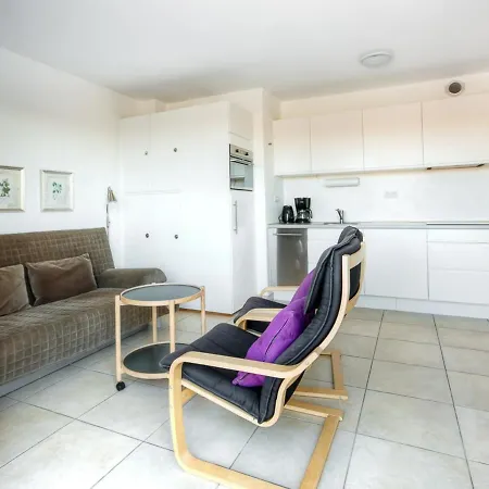 Appartement Antibes, 2 Pieces, 4 Personnes - Fr-1-252-156 *